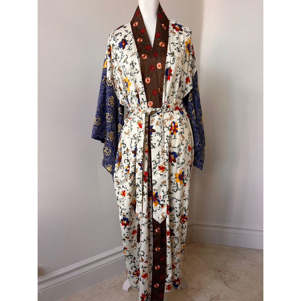 Cabernet kimono embellished robe size medium